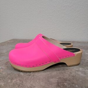Swedish Hasbeens Husband Bright Pink Clogs 38 / US 8